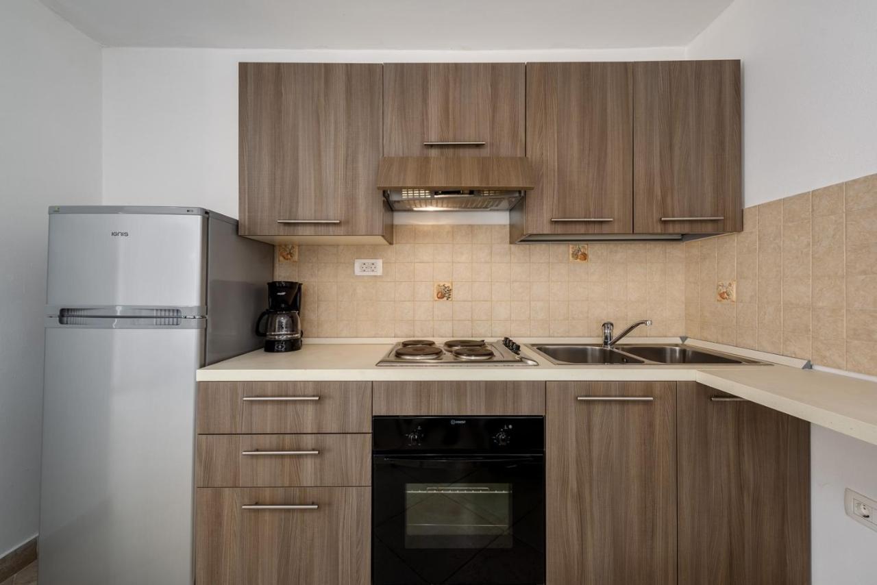 Apartments Dante ウマグ エクステリア 写真